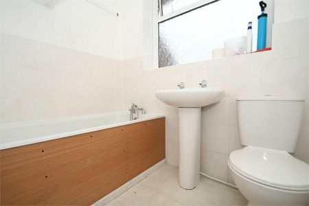 Mill Close, West Drayton, Middlesex - Photo 5
