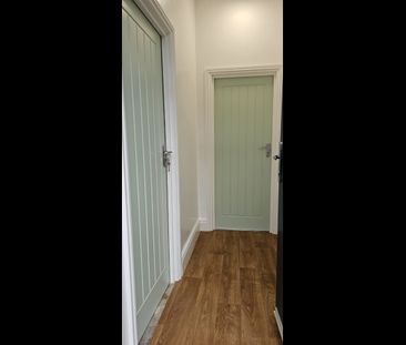 1 Bed Flat, Stockport Road, SK14 - Photo 6