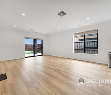 Stunning Brand New Family Home! - Photo 2