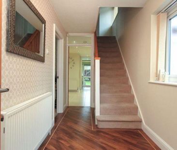 4 bedroom detached house to rent - Photo 2