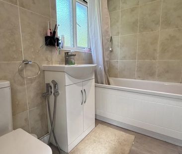 3 bedroom semi-detached house to rent - Photo 6