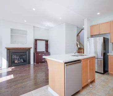 For Lease - 74 Amos Lehman Way, Whitchurch-Stouffville, Ontario - Photo 4