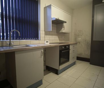 1 Bed Flat to Let on Victoria Road, Fulwood - Photo 4