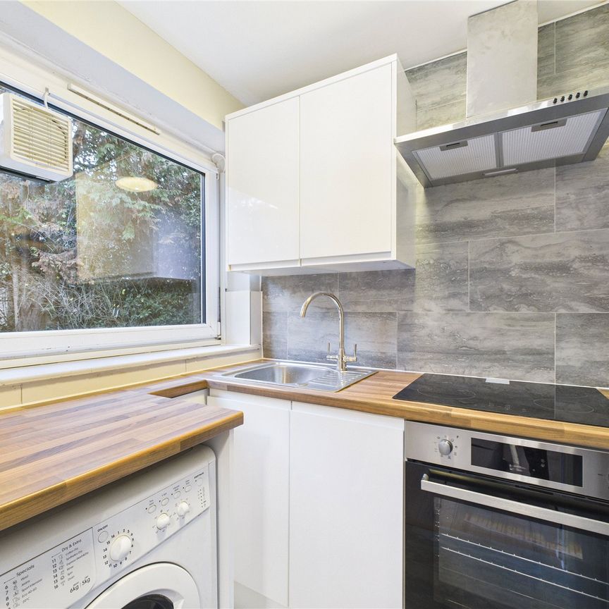 Beta House, Reading Beta House, Reading - Photo 2