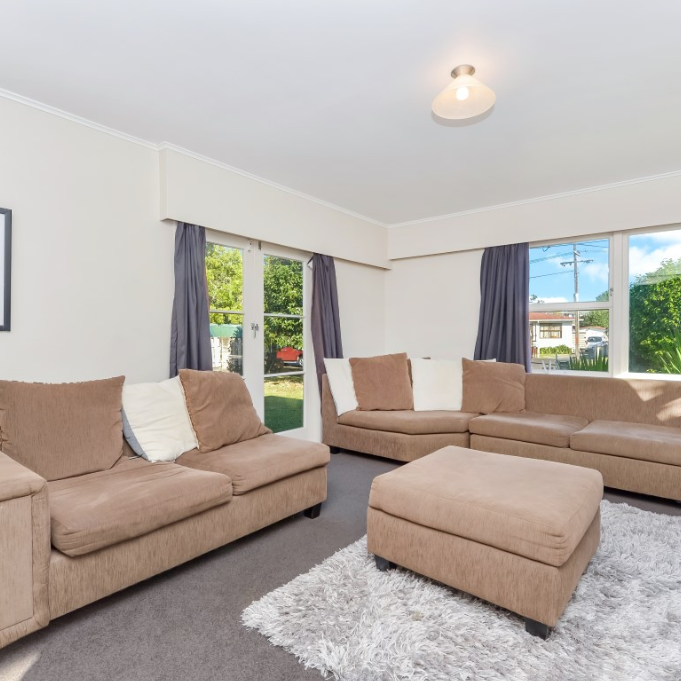 Roomy three bedroom family home, open plan living area, modern kitchen with a dishwasher, single garage. - Photo 1