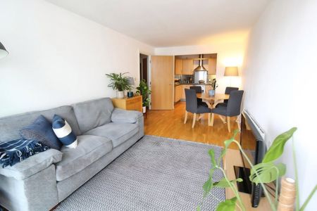 2 bedroom apartment to rent - Photo 2