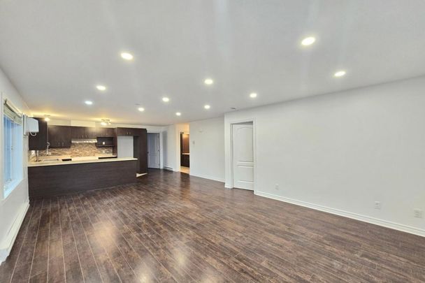 Appartement à louer - Laval (Chomedey) (Autres) - Photo 1