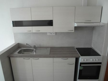Pronájem bytu 2+1 80 m2 - Fotografie 2