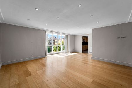 Harrods Village, Oriel Drive, London, SW13 8HG - Photo 3