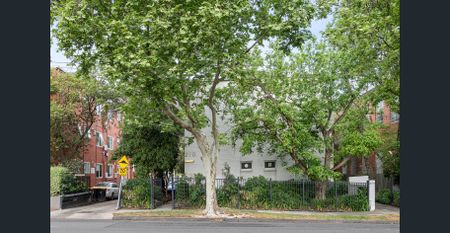 Charming Fully Furnished 1-Bedroom Apartment in Toorak - Photo 5