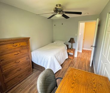 For Lease - 237 Homestead(Room) Crescent, London North, Ontario - Photo 4