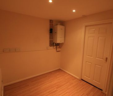4 bedroom detached house to rent - Photo 4