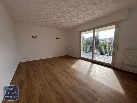 Location Appartement 3 pièces 70m² STE GENEVIEVE DES BOIS 91700 - Photo 1
