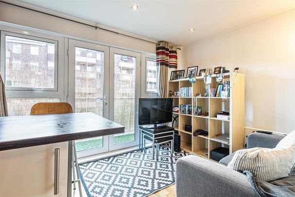 1 bedroom flat to rent - Photo 1