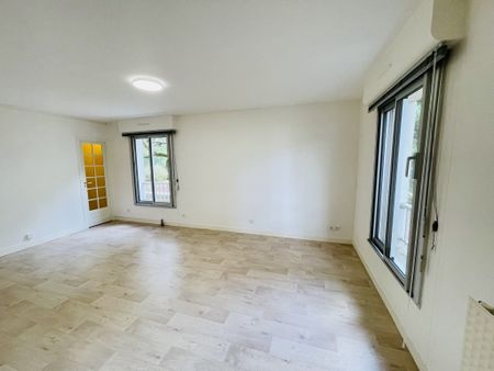 Location Appartement 1 pièce 33m² CHATELLERAULT 86100 - Photo 3