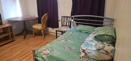 1 bedroom in a house share to rent - Photo 3