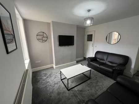 4 bedroom house to rent - Photo 3