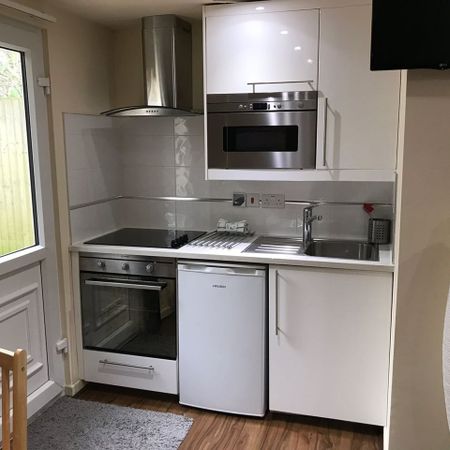 Studio Flat, Cranhurst Road, NW2 - Photo 3