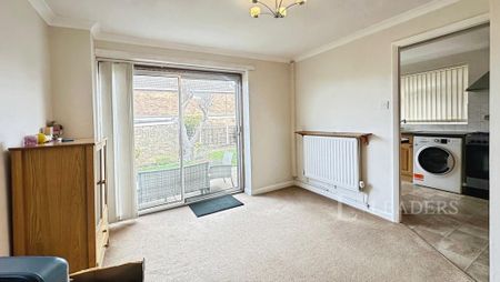 3 bedroom detached house to rent - Photo 4