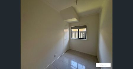 Modern Two Bedroom Townhouse Plus Study! - Photo 4