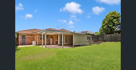 Perfectly Priced, Positioned and Presented!Spacious 4-Bedroom Home in the Heart of Chermside West! - Photo 2