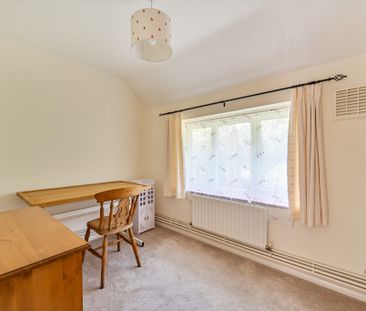 Whitfield Road, Haslemere, GU27 - Photo 4