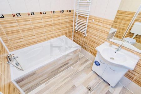 Vila sediu firma, 5 camere, 240 mp - Photo 3