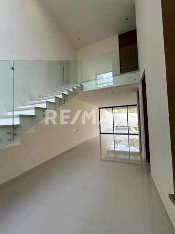 CASA DE DOS PISOS EN RENTA EN TEMOZON NORTE | NLP | - Photo 3