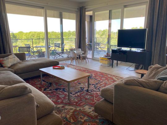 Mooi afgewerkt 3-slaapkamer appartement op de eerste verdieping met prachtig Leiezicht | Leiestraat - Photo 1