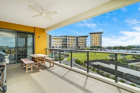 LUXURY LIVING IN WHARF PRECINCT - 6 MONTHS LEASE - Photo 4