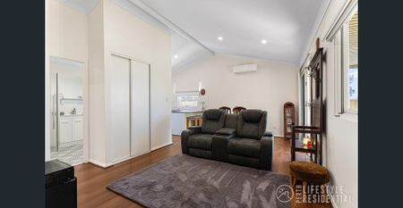 WOW What A Fabulous Downsizer With Workshop! - Photo 2