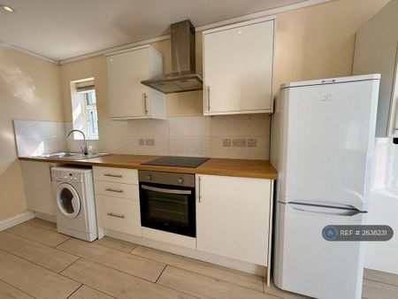 1 bedroom flat to rent - Photo 4