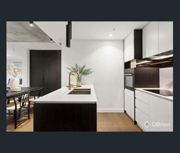 Stylish Inner-City Living with Premium Amenities - Photo 5