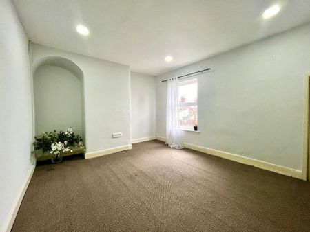 2 bedroom terraced house to rent - Photo 4