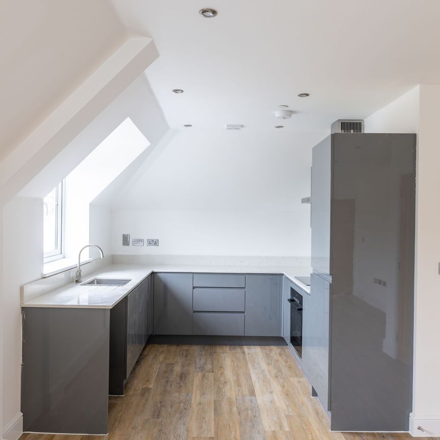 To Let 2 Bedroom Apartment - Photo 1