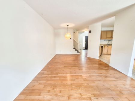 For Lease - 147 DUBRICK Crescent Unit# 1, Kitchener, Ontario - Photo 2