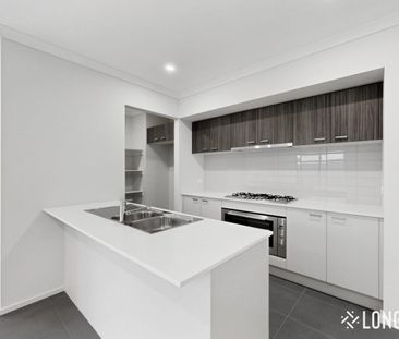 Dual Living Bliss with Energy Saving Solar Panels - Photo 6