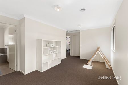 7 Cavender Street, Mernda - Photo 5