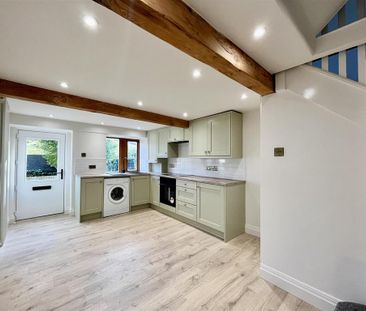 2 bedroom character property to rent - Photo 4