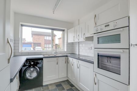 2 bedroom detached bungalow to rent - Photo 3