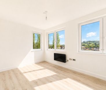 Tricorn House, Westward Road, Stroud, Gloucestershire, GL5 - Photo 4
