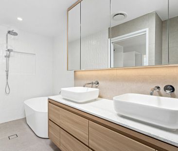 LUXURY FULLY FURNISHED THREE BEDROOM TOP FLOOR APARTMENT - THE DEL RAY - Photo 6