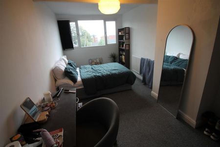 5 bedroom house to rent - Photo 2