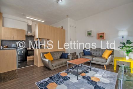 4 Bedroom Mid Terraced House for rent in Beechwood Mount - Photo 2