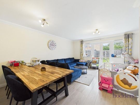 3 bedroom end of terrace house to rent - Photo 1