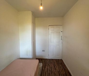 1 bedroom in a flat share to rent - Photo 1