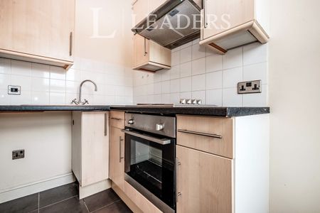 1 bedroom flat to rent Westcourt Road - Photo 2