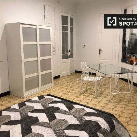 barcelona, Catalonia 08013 - Photo 1