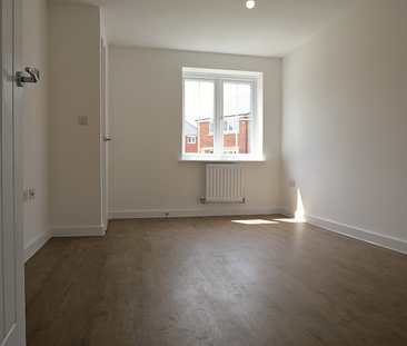 3 bedroom semi-detached house to rent - Photo 4