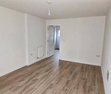 2 bedroom semi-detached house to rent - Photo 2